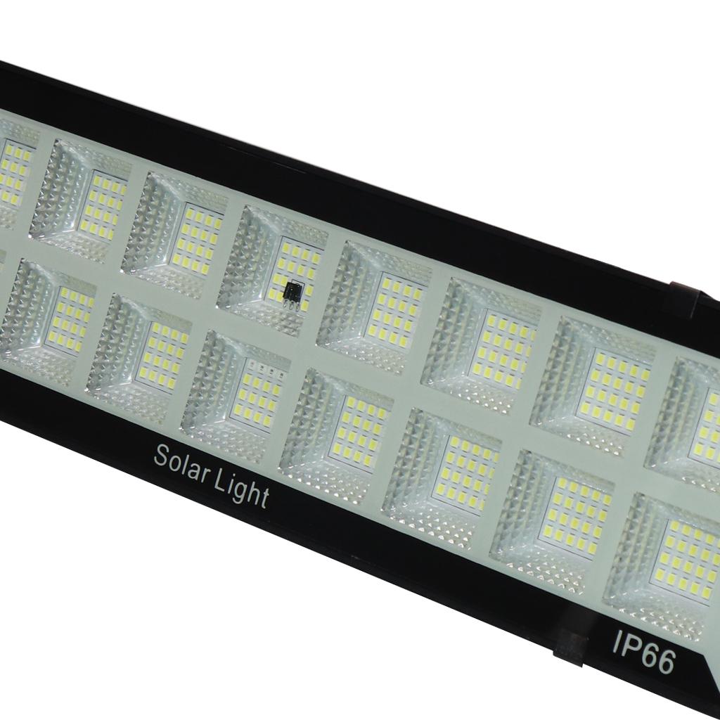 Đèn LED Năng Lượng Mặt Trời 150W