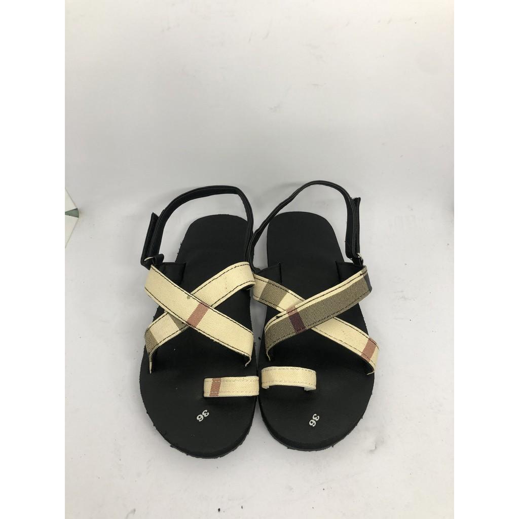 dép sandals nữ ( đế đen quai ca rô sọc vàng ) size có từ 35 nữ đến 40 nữ size khác nhắn tin chọn thêm