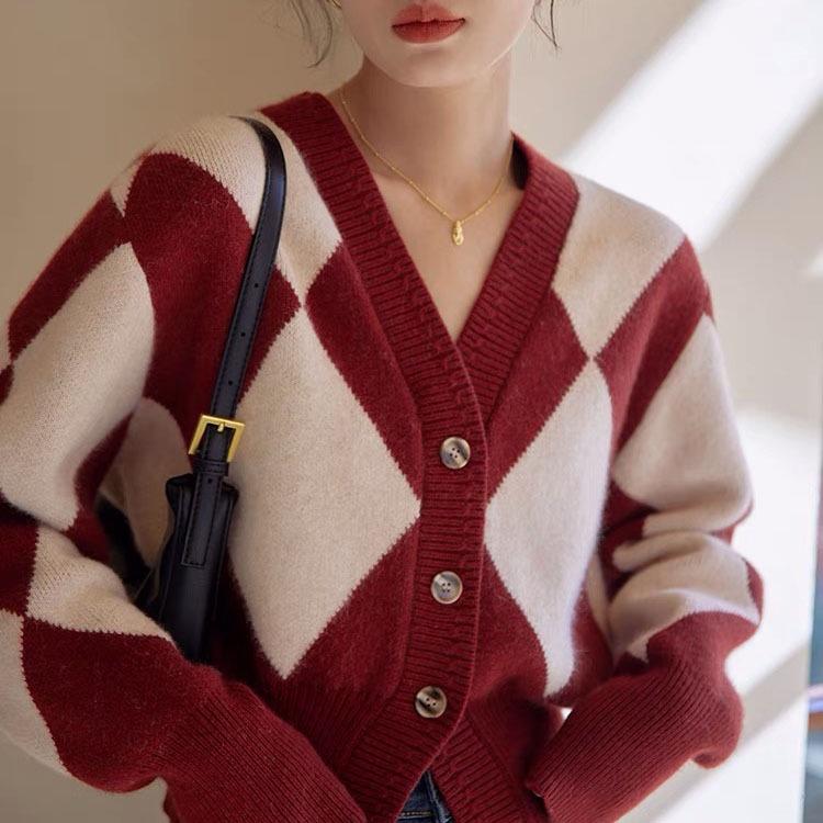 Hình ảnh Áo len dệt kim cardigan dáng ngắn nhỏ Hadu shop