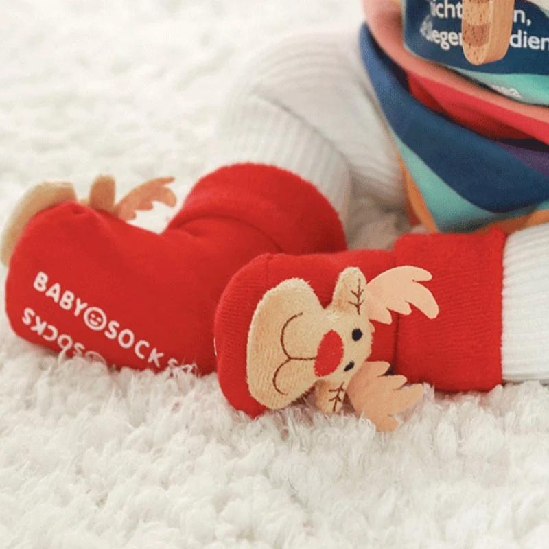 1 đôi vớ cotton mềm mại thoáng khí chống trượt họa tiết giáng sinh dễ thương cho bé
