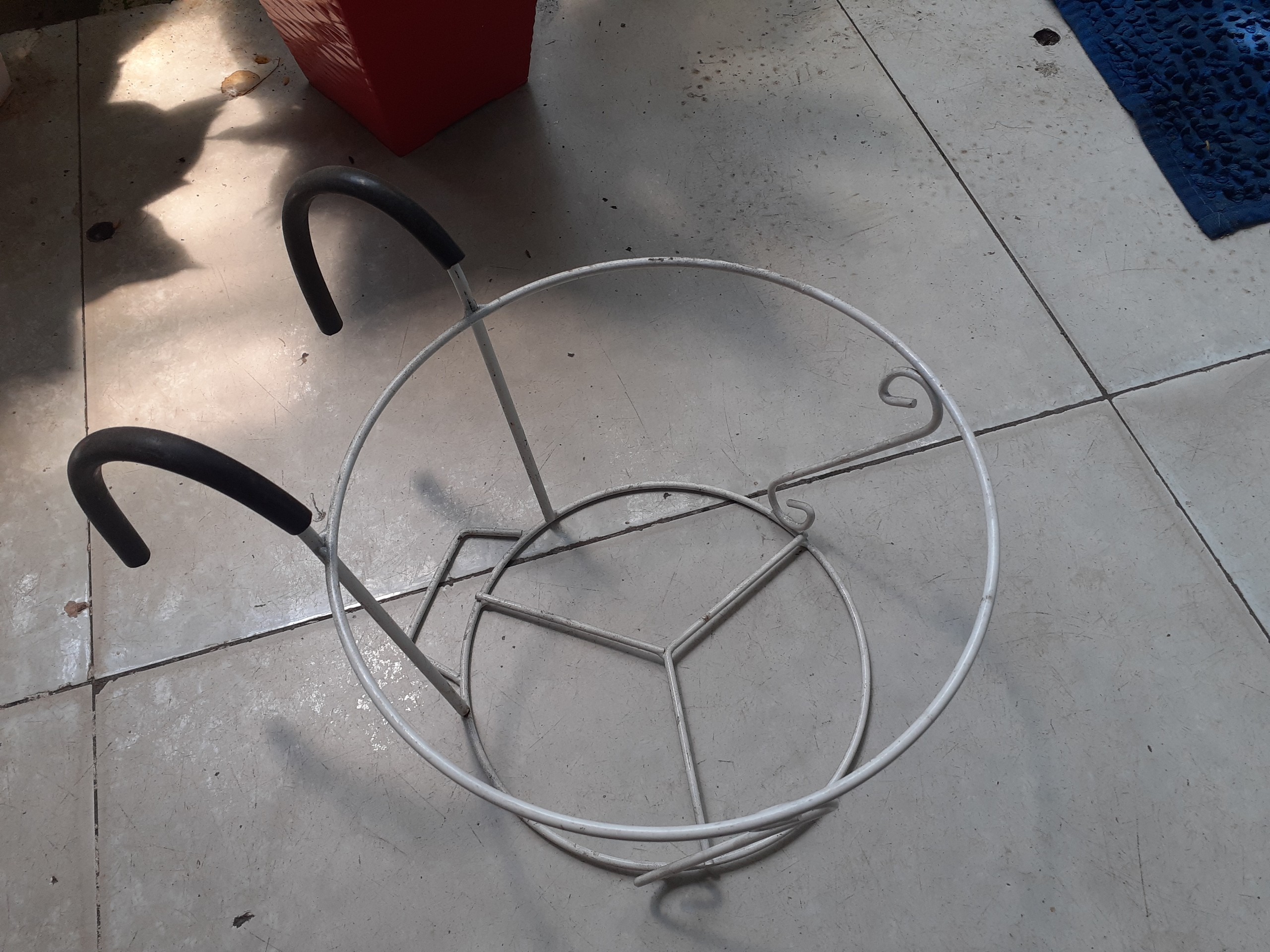 Rọ mốc treo chậu trồng lan can.