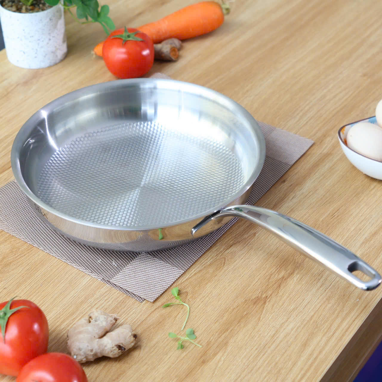 Chảo Inox Vân Kim Cương Seka Nông Lòng 24cm 28cm 3 Lớp Nguyên Khối, Dùng Cho Mọi Loại Bếp - Hàng Chính Hãng