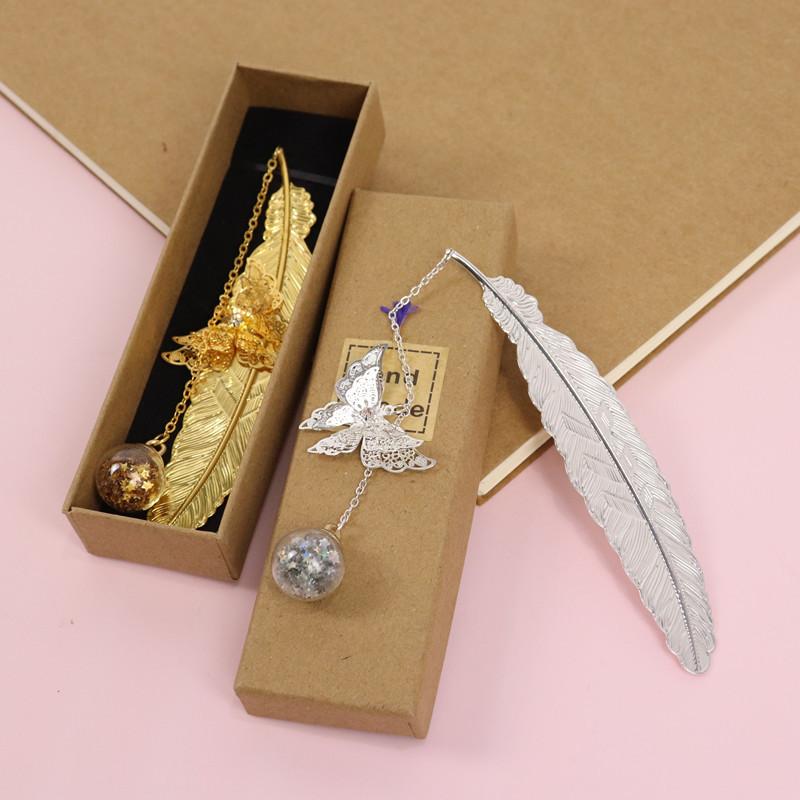 Bộ 3 thẻ đánh dấu bằng lông vũ bằng kim loại với Mặt dây chuyền hình con bướm và hạt thủy tinh 3D