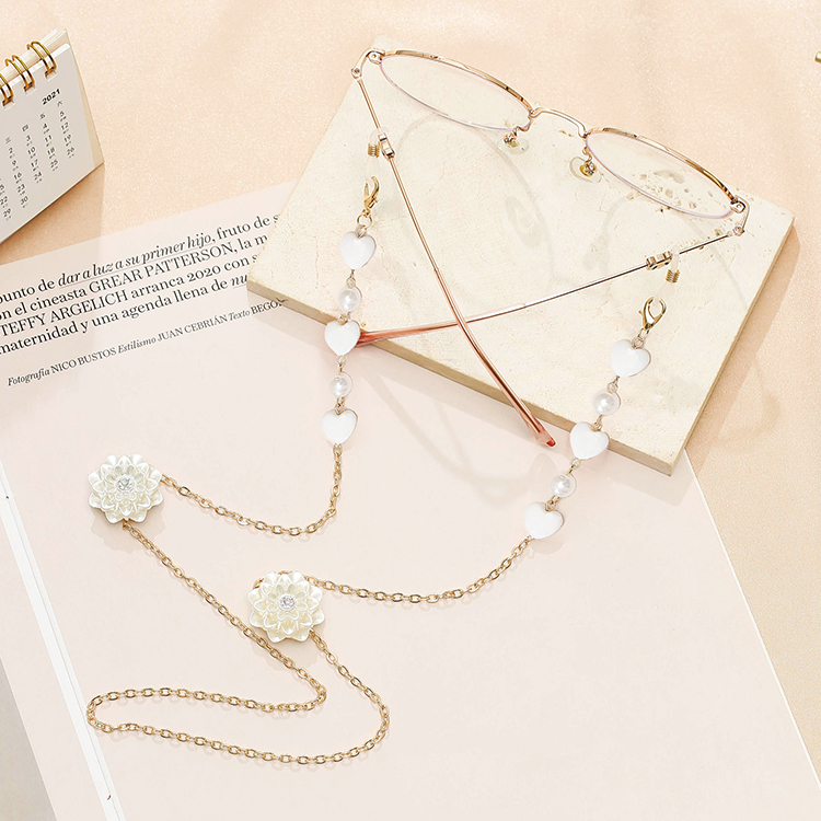 Dây kính chuỗi đeo gọng kính trái tim và hoa hồng ngọc trai trắng phong cách Hàn Quốc tiểu thư nhẹ nhàng