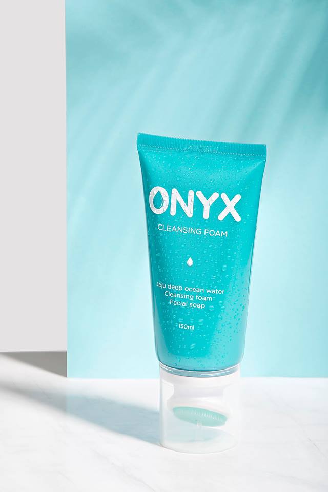 Sữa Rửa Mặt Cleansing Foam Onyx Cosmetics giúp dưỡng ẩm cho làn da