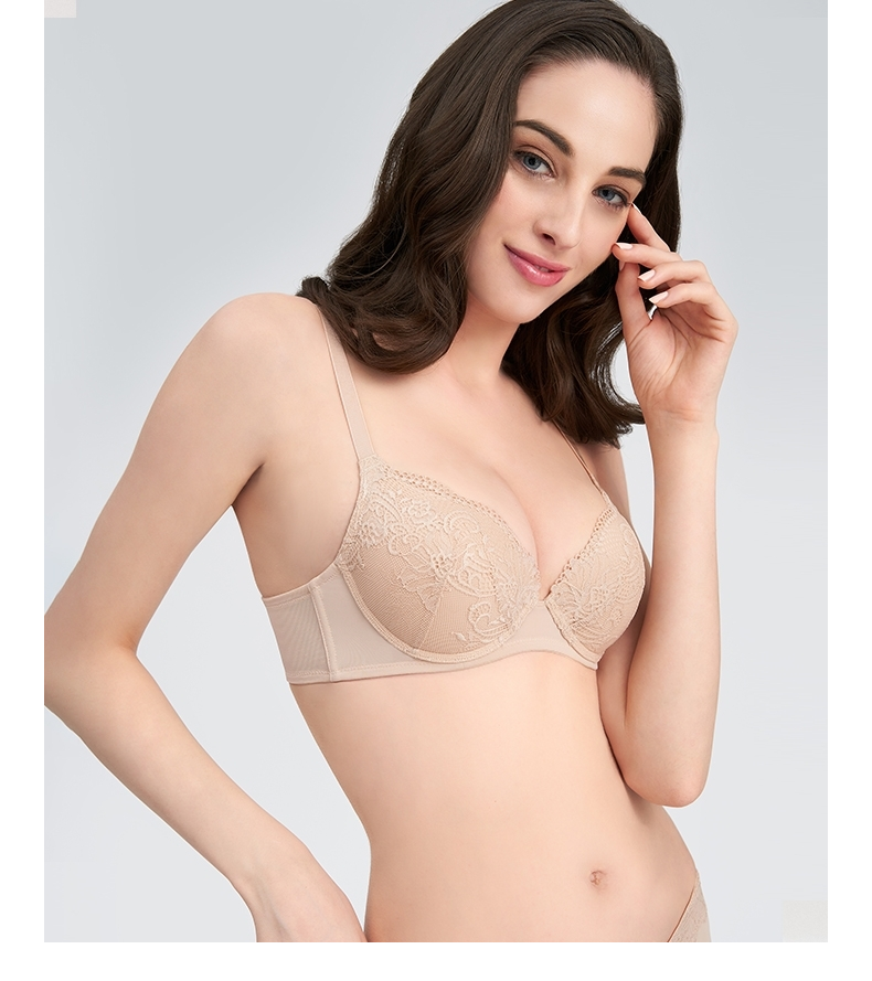 Áo lót ren nữ nâng ngực có gọng, mút mỏng Triumph Simply Style Larkspur WHP 3918 giúp ôm và hỗ trợ nâng ngực tùy chỉnh, họa tiết ren hoa sang trọng