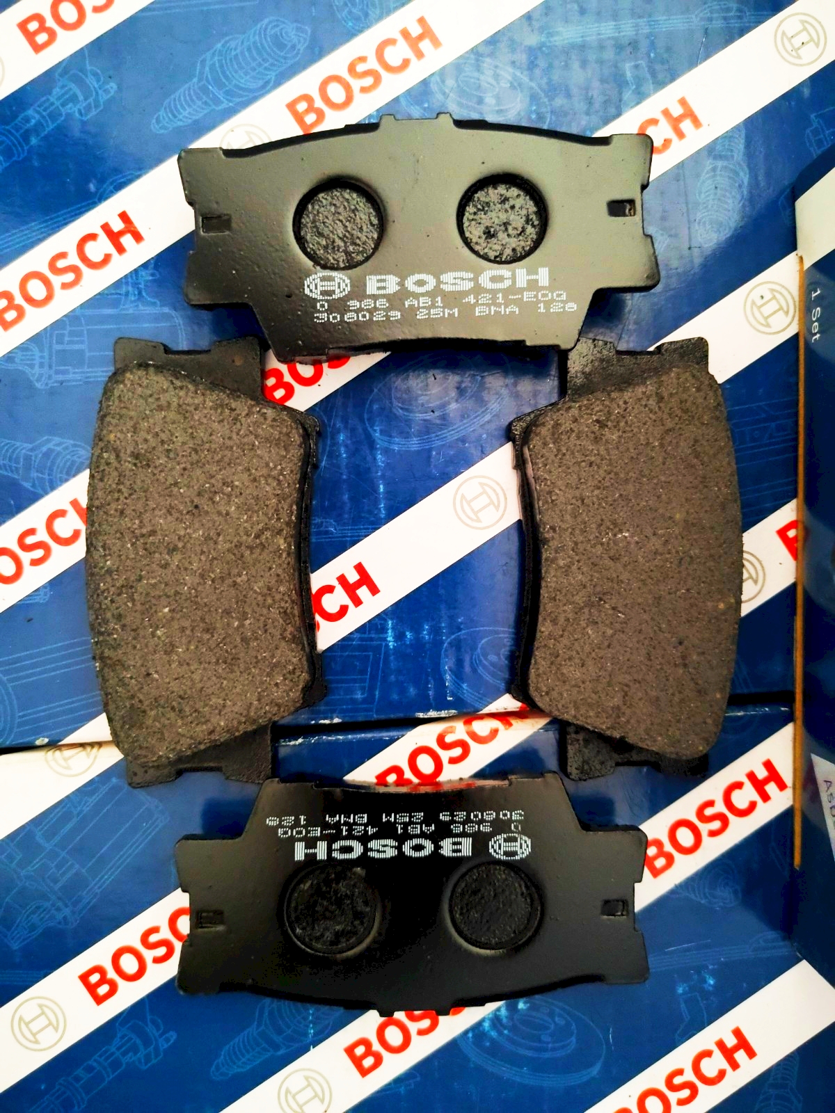 Bố Thắng Sau Bosch Cho Toyota Corolla Cross 1.8/2.0 Avalon 2.5/3.5