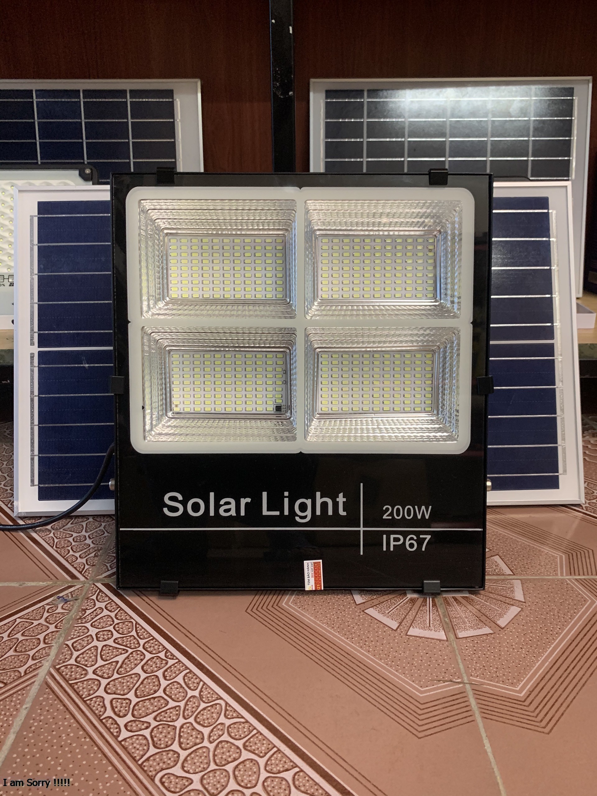 Đèn pha năng lượng mặt trời Solar light 4 khoang công suất