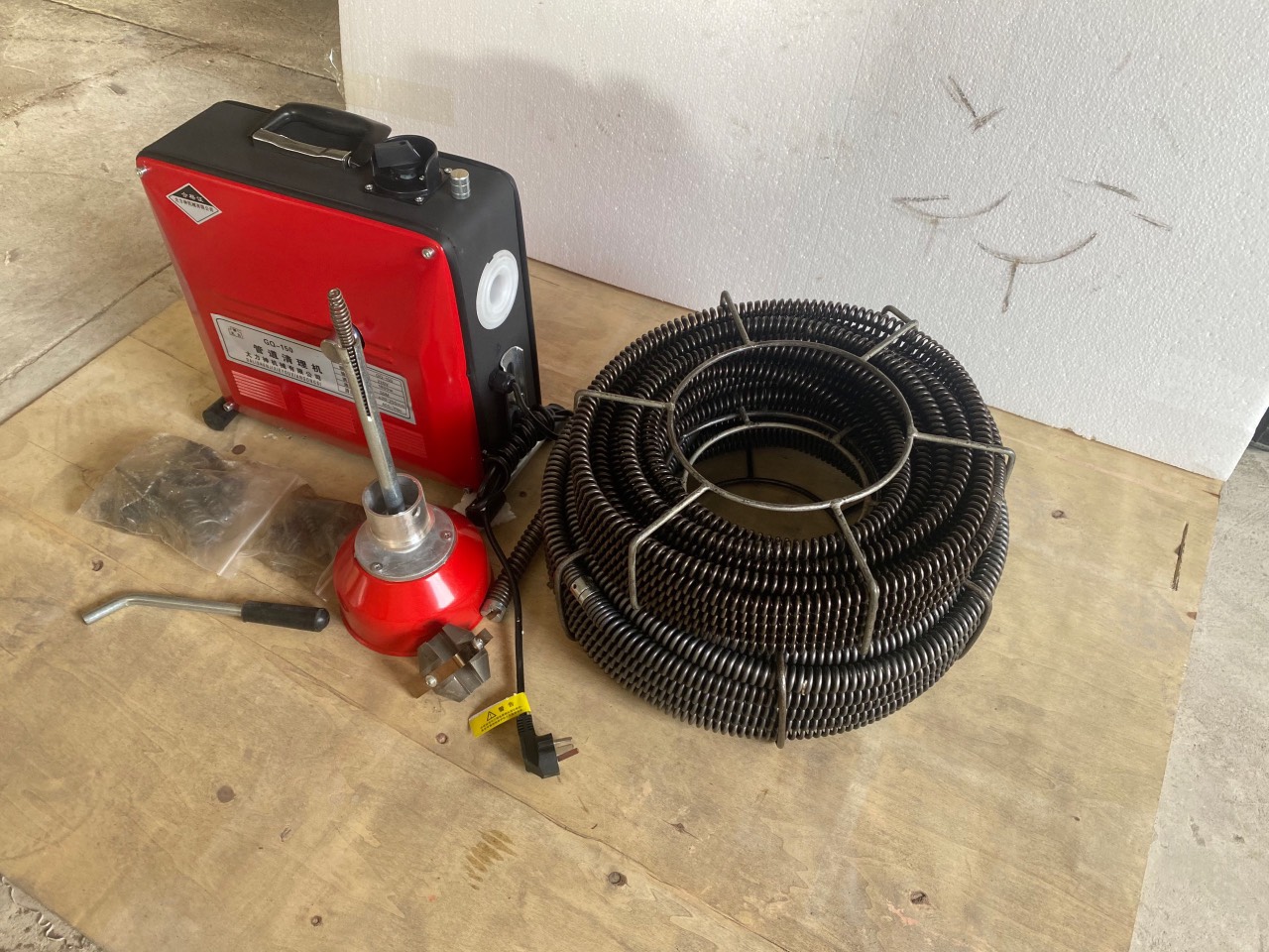Máy thông tắc cống GQ 150-1800w tặng kèm cuộn dây 16mm dài 15m và cuôn dây 22mm dài 15m và 4,5m dây lò xo phi 8mm