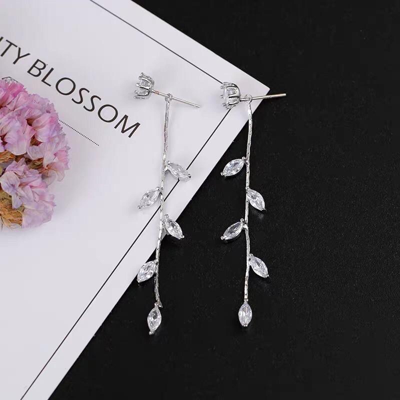 Hoa tai dáng dài phong cách hàn quốc