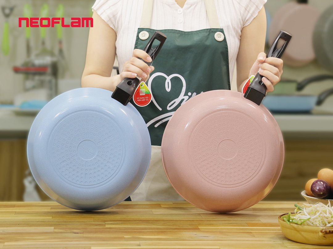 Chảo xào/ Chảo đa năng Reverse Neoflam - 28cm. 4 màu Hồng - xanh dương - Ghi xám - Trắng xám