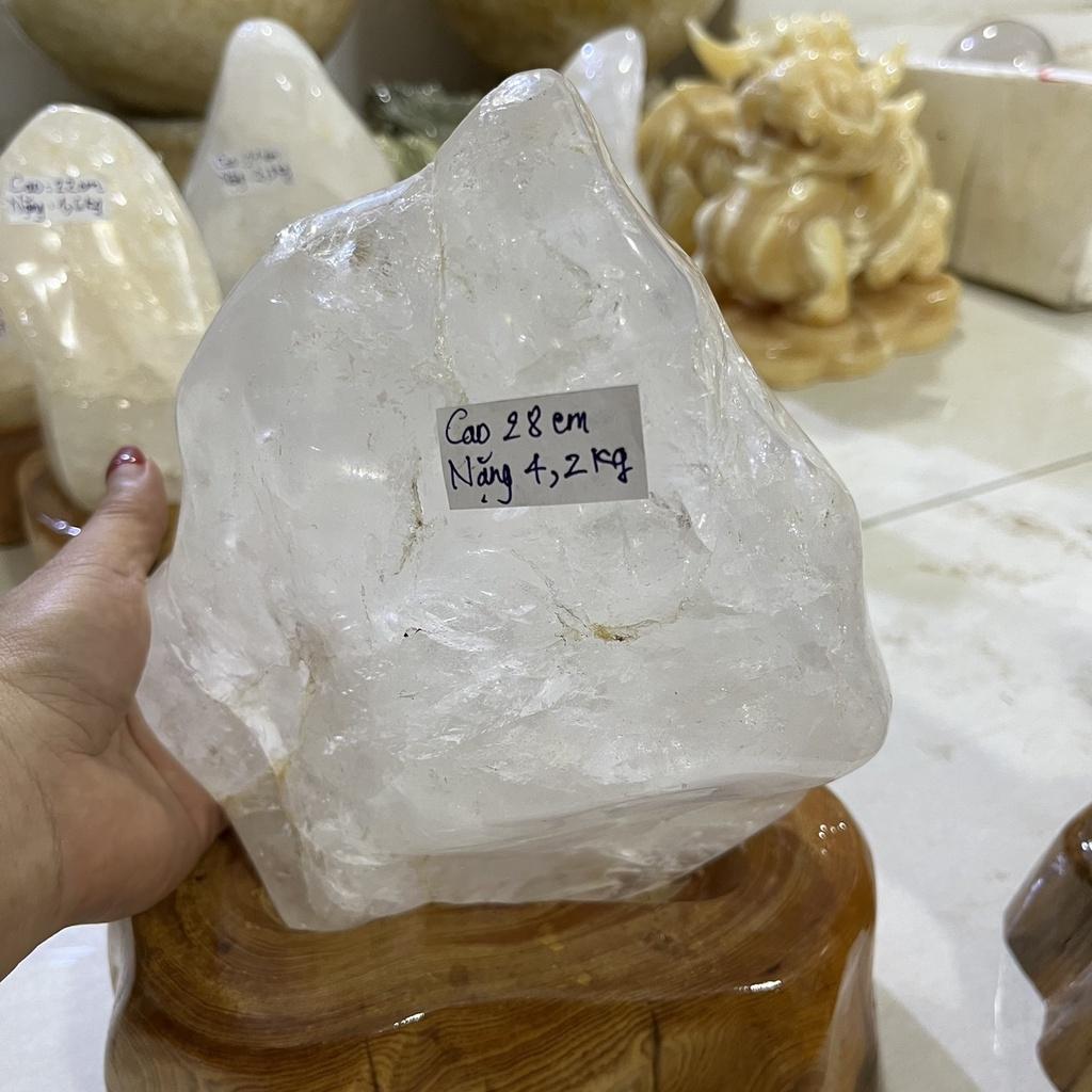 Đá, trụ đá thạch cao 25 cm nặng 2.1 kg tự nhiên cho người mệnh Thủy và Kim cả đế