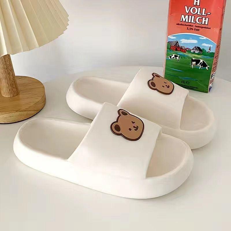Dép nam nữ quai ngang đế dày, chất liệu PVC, in hình con gấu dễ thương thích hợp mang trong nhà và ngoài trời G1075