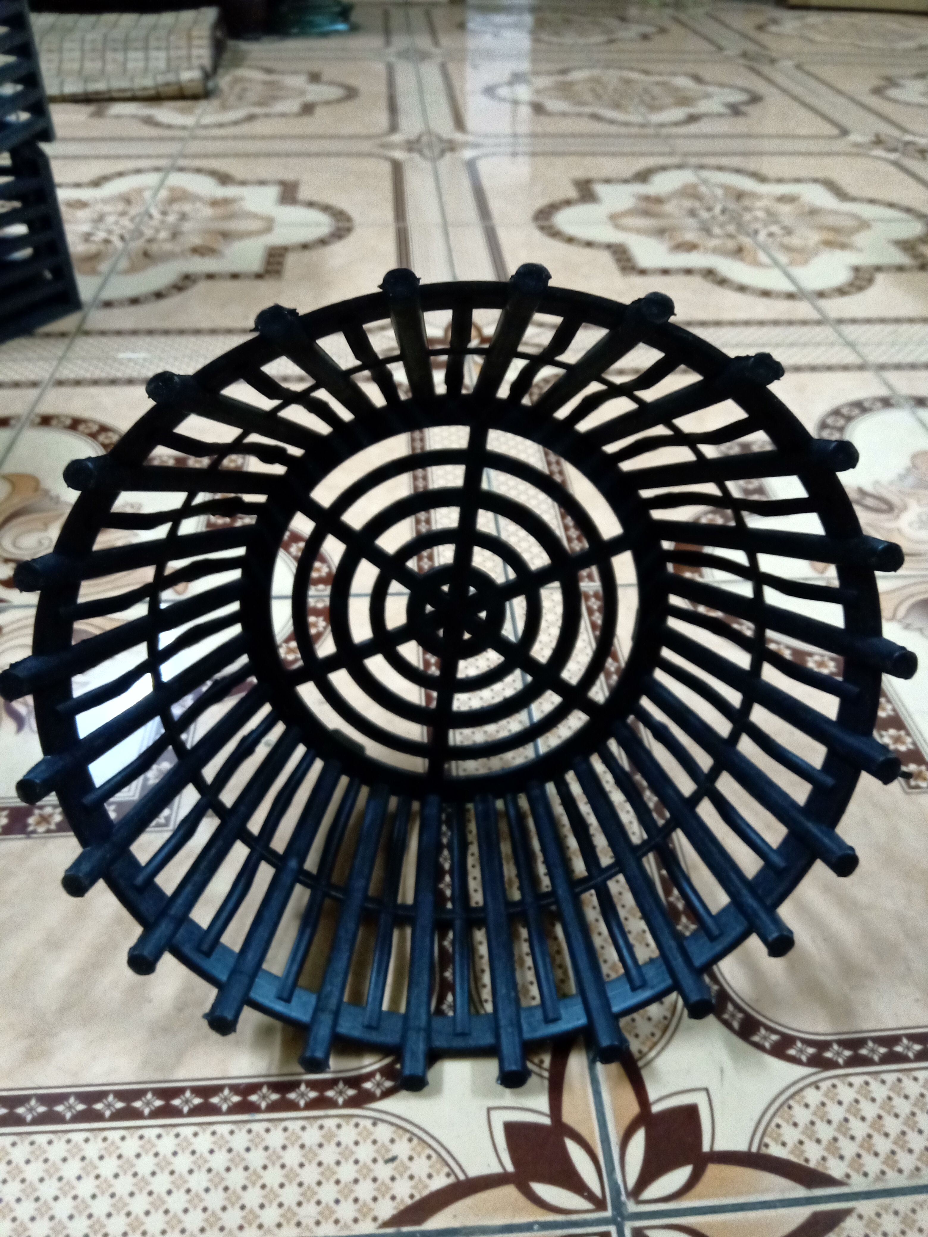 5 Chậu Nhựa Giả Gỗ Trồng Lan Fi 25 Có Nan Phụ Màu Đen Kích Thước Đường Kính miệng 25 cm, đường kính đáy: 16cm, cao 13 cm