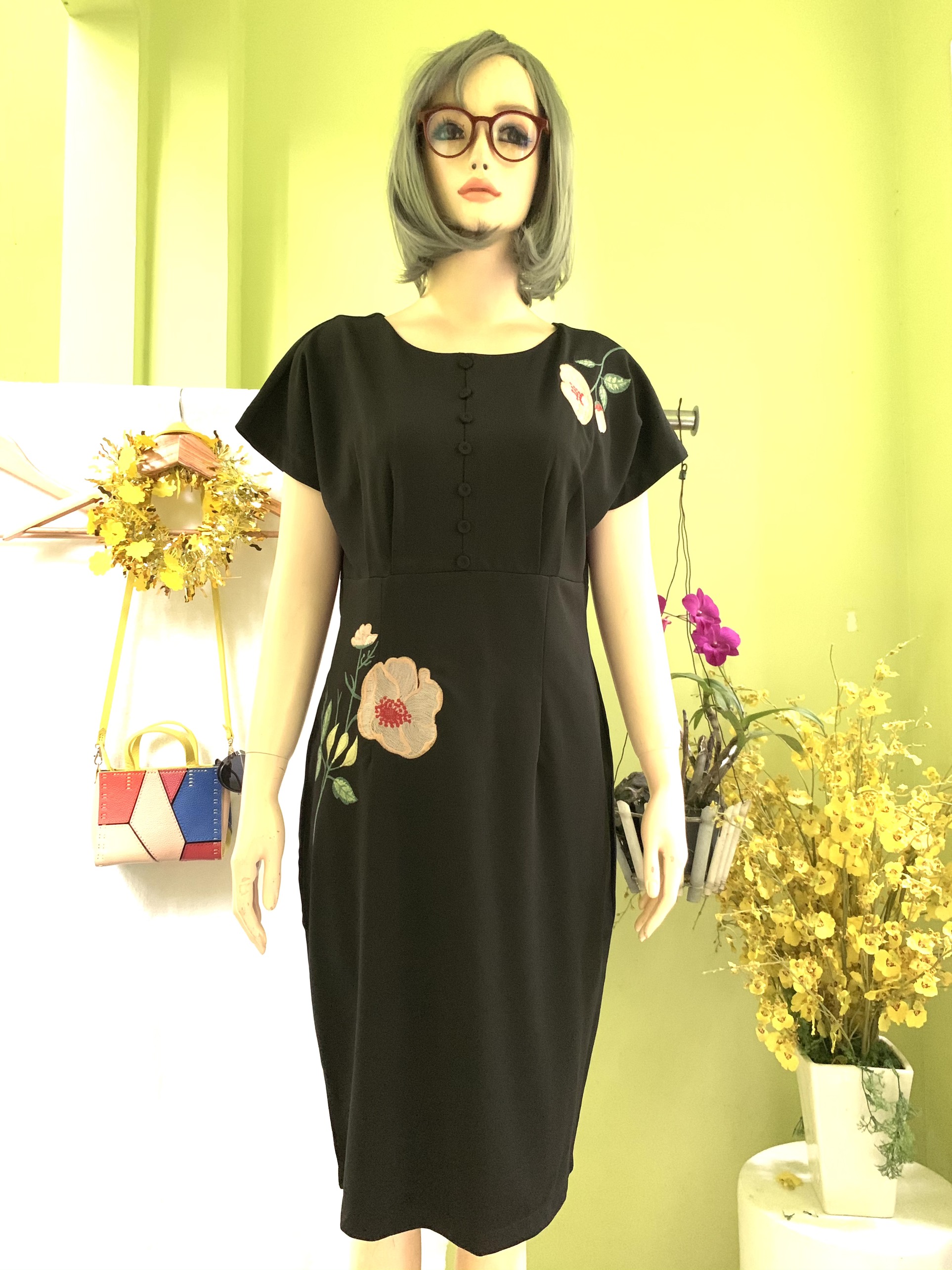 Đầm ôm thêu hoa chất thun cao cấp trung niên