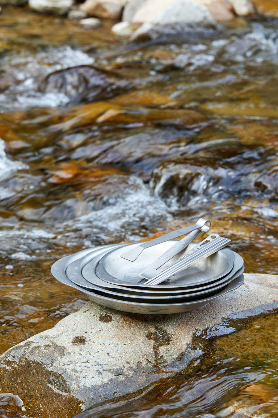 Đĩa ăn có tay cầm titanium KEITH Ti5392 / Ti5395