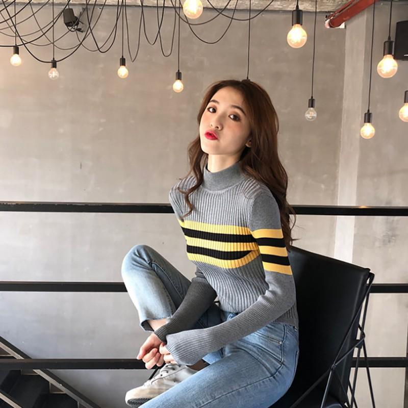 Áo thun gân tay dài dáng ôm hoạ tiết kẻ sọc