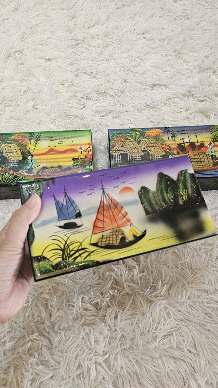 Hộp trang sức sơn mài vẽ màu lót nhung bên trong sang trọng size 10x20 cm