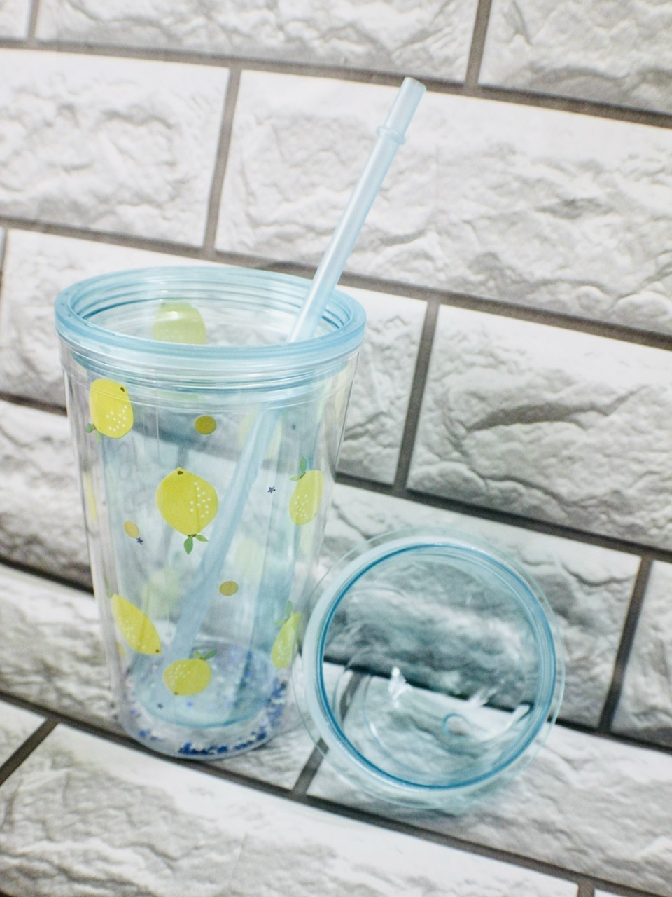 Ly Nhựa Kim Tuyến Hình Cây Kem Đáng Yêu Kèm Sẵn Ống Hút 500ml - Hàng Chính Hãng - Ngẫu Nhiên