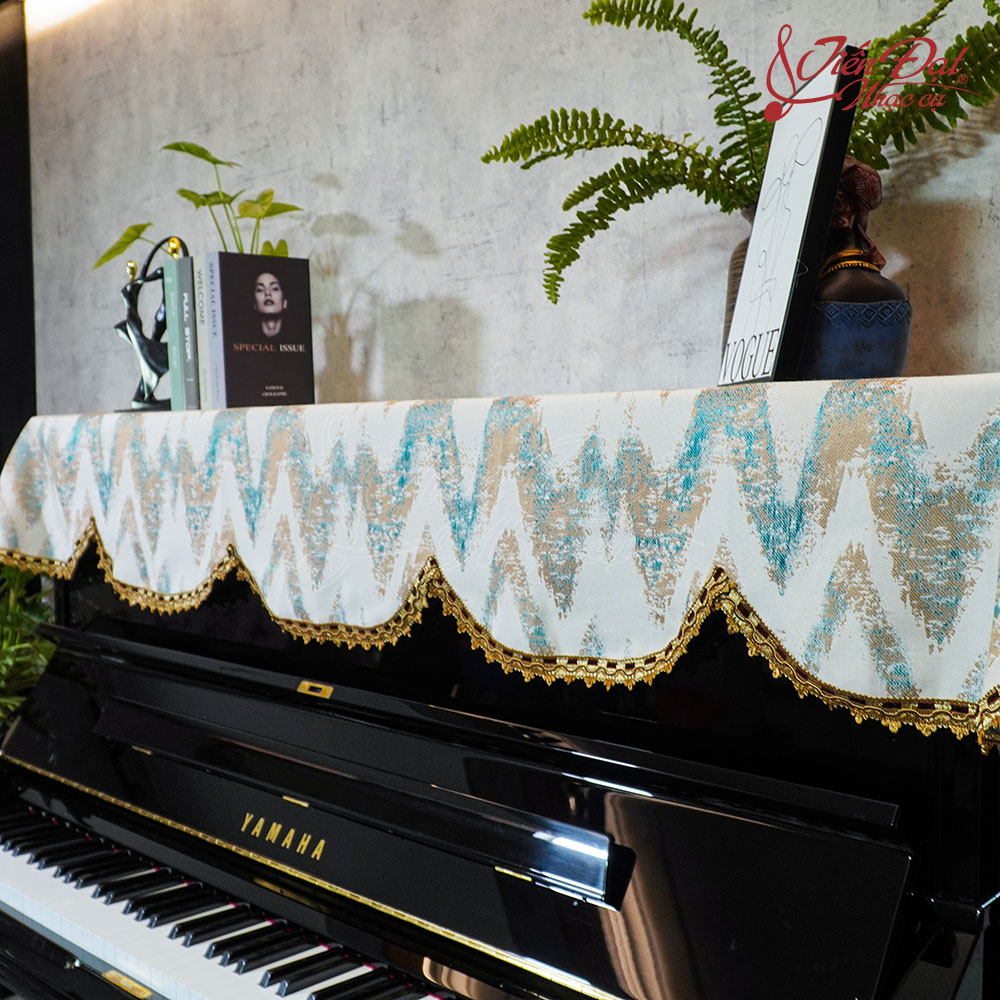 Khăn Phủ Piano Nền Trắng, Họa Tiết Zig Zag Mới Mẻ, Cách Điệu KU-039