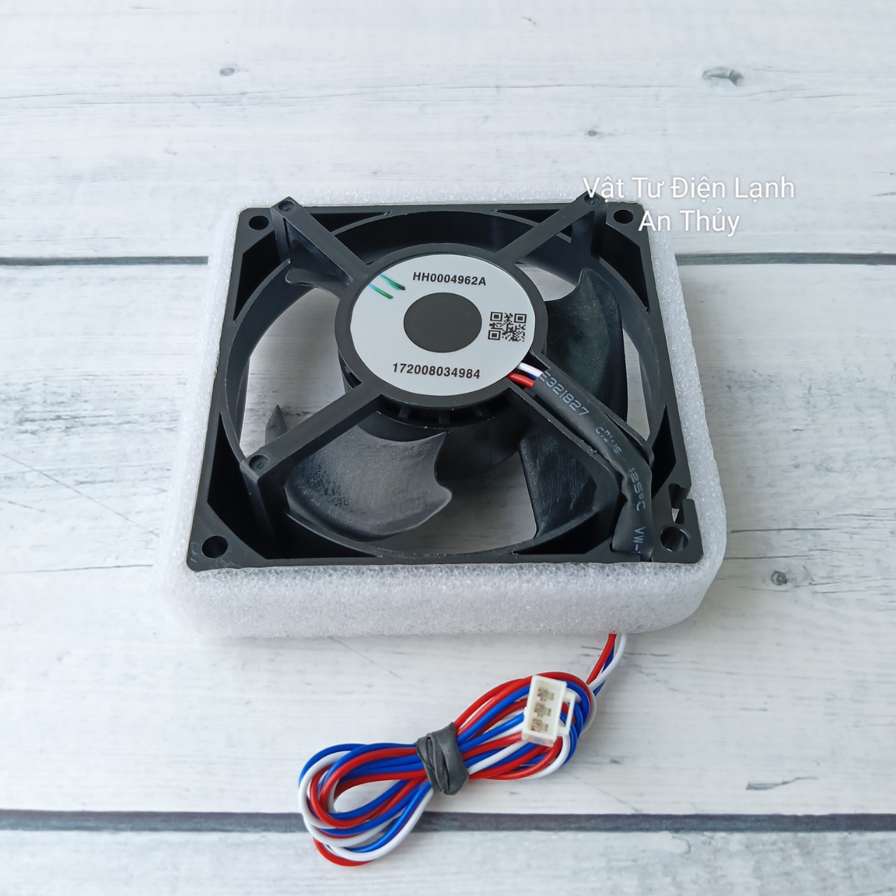 Quạt Tủ Lạnh Cho HITACHI 3 Dây Kích Thước 9.2cm x 9.2cm Hàng Thường