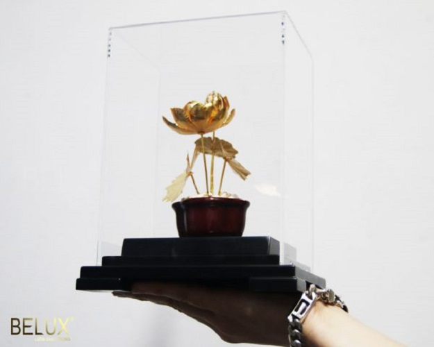 Chậu hoa sen bằng vàng lá 24k