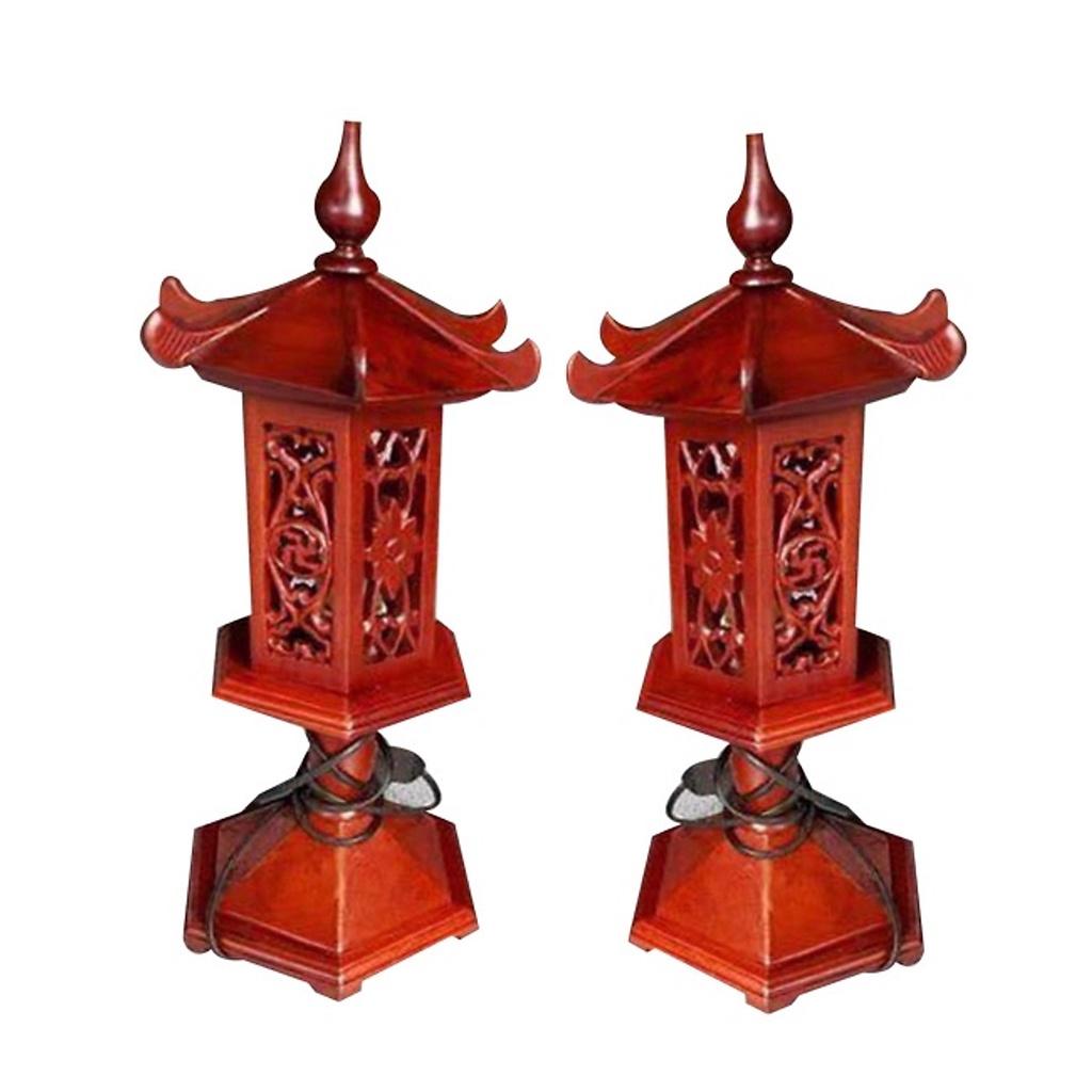 Đèn thờ gỗ hương mái cong