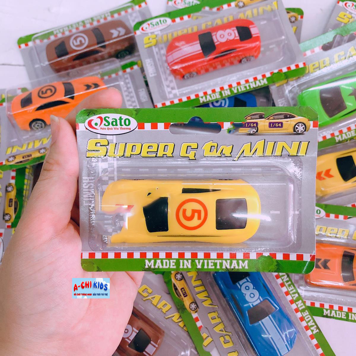 Đồ Chơi Ô Tô Siêu Xe Bão Tố Super Car Mini Nhiều Màu Sắc Cho Bé Vui Chơi