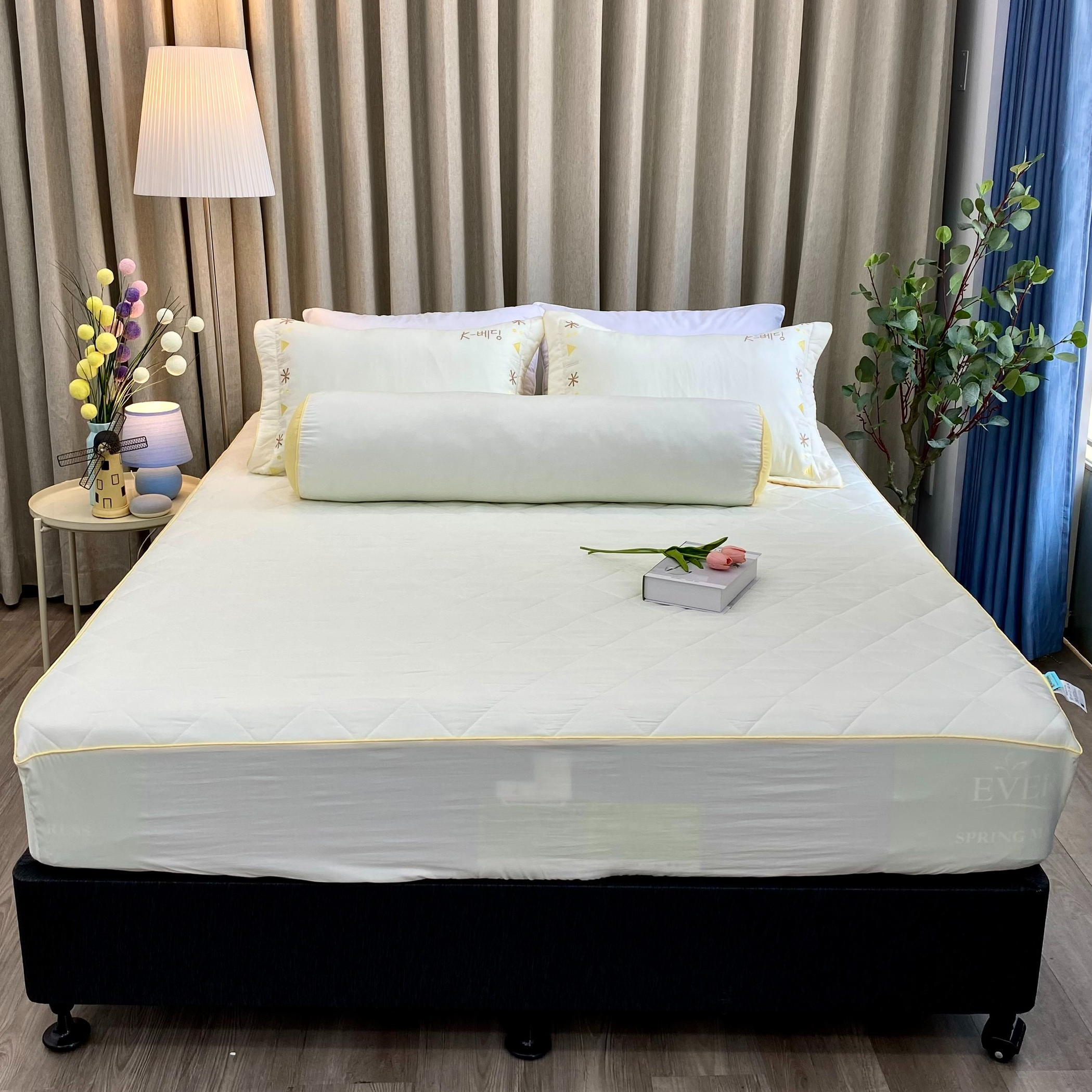 Bộ ga giường chần bông KBedding by Everon KMTS 102 Microtencel Vàng (4 món)