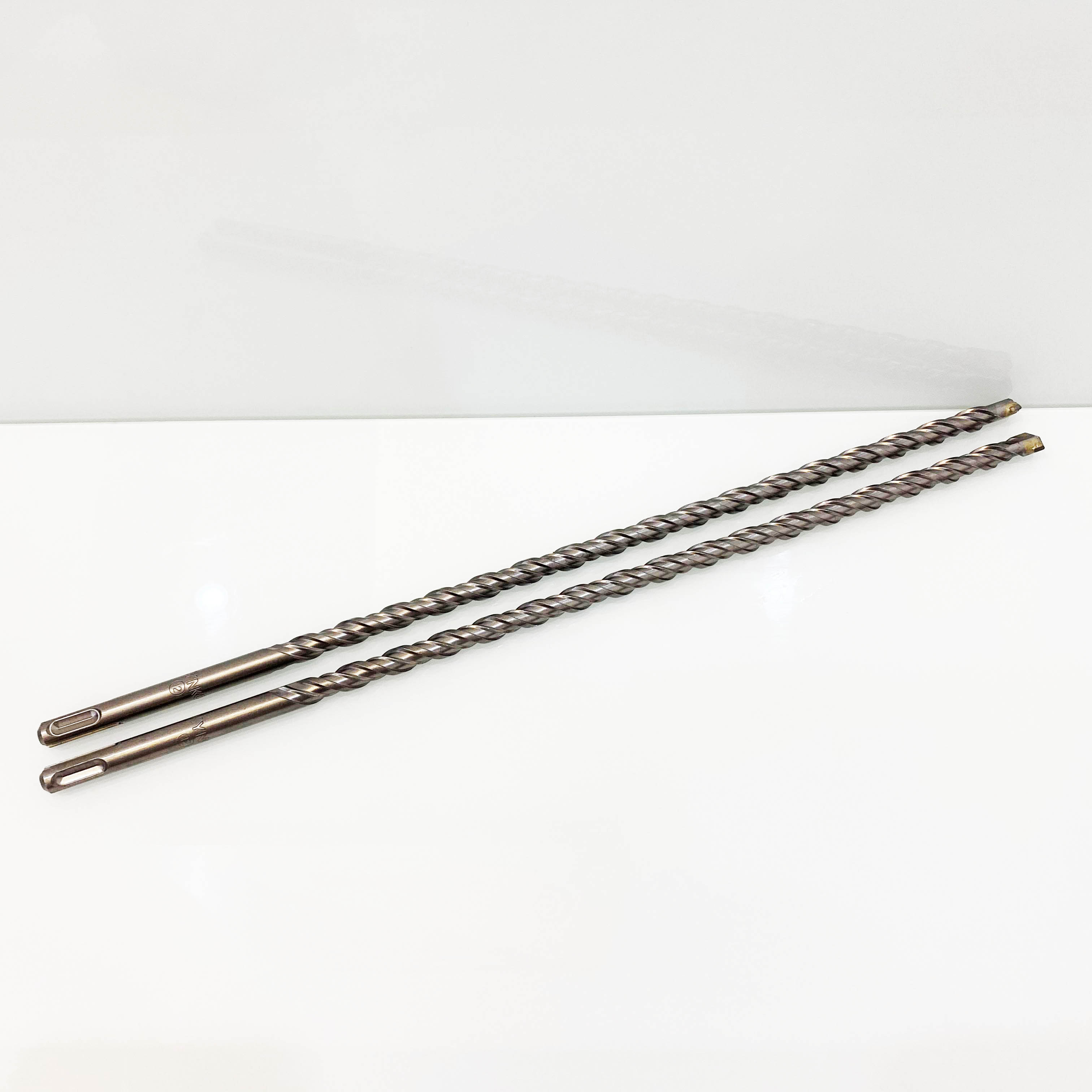 MŨI KHOAN BÊ TÔNG SDS ĐƯỜNG KÍNH PHI Ø12 DÀI 400MM XUYÊN TƯỜNG ĐẦU DẸT KYNKO MKBTXT-12410