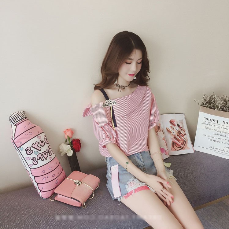 Áo Lệch Vai Nữ Sọc Thẳng Tiểu Thư
