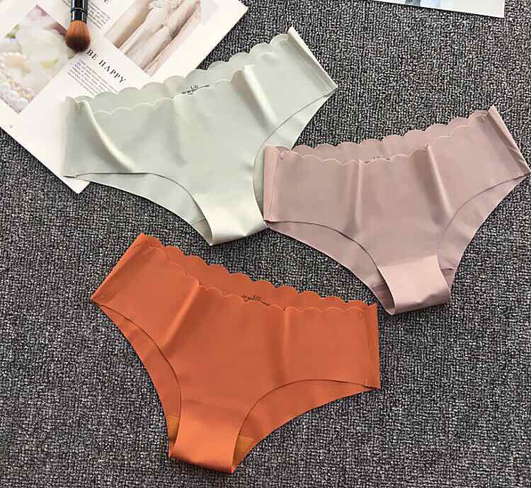 Combo 10 Quần Lót Nữ Vải Su Lượn Lưng Siêu Xịn Mềm Mịn 1033 - Giao Nhiều Màu, Chất Vải Trơn, Mát Lạnh, Ôm Sát Cơ Thể, Phù Hợp Với Nhiều Loại Trang Phục.