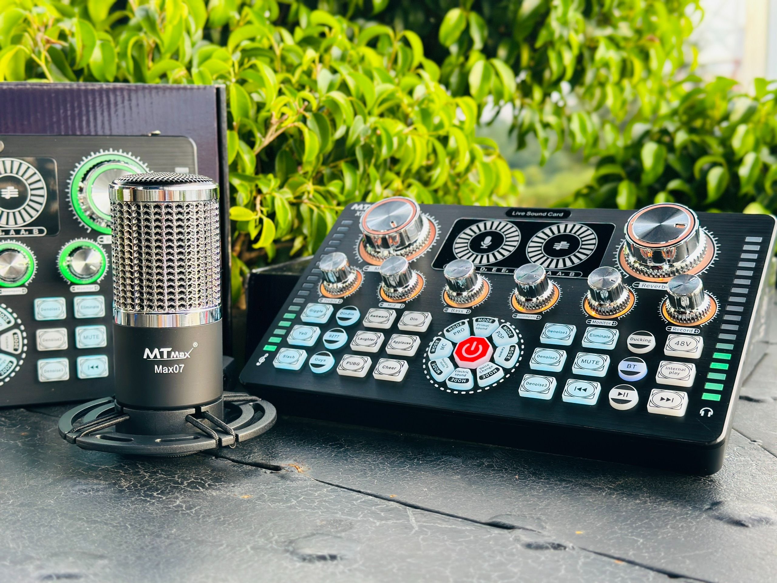 Sound Card MTMAX X7PRO - Thu Âm Livestream Tại Nhà Dễ Dàng, Bluetooth 5.0, Có Nguồn Micro 48V, 12 Hiệu Ứng Âm Thanh, Thay Đổi Giọng Nói, Điều Chỉnh Bass Mid Treble hàng chính hãng