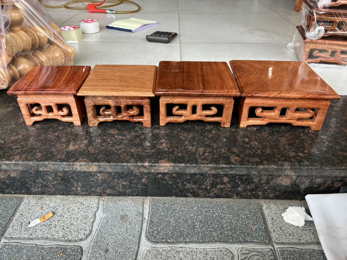 Nhất sơn vuông-đế sơn vuông-kỷ gỗ hương -đế bát hương cao 8 cm mặt vuông