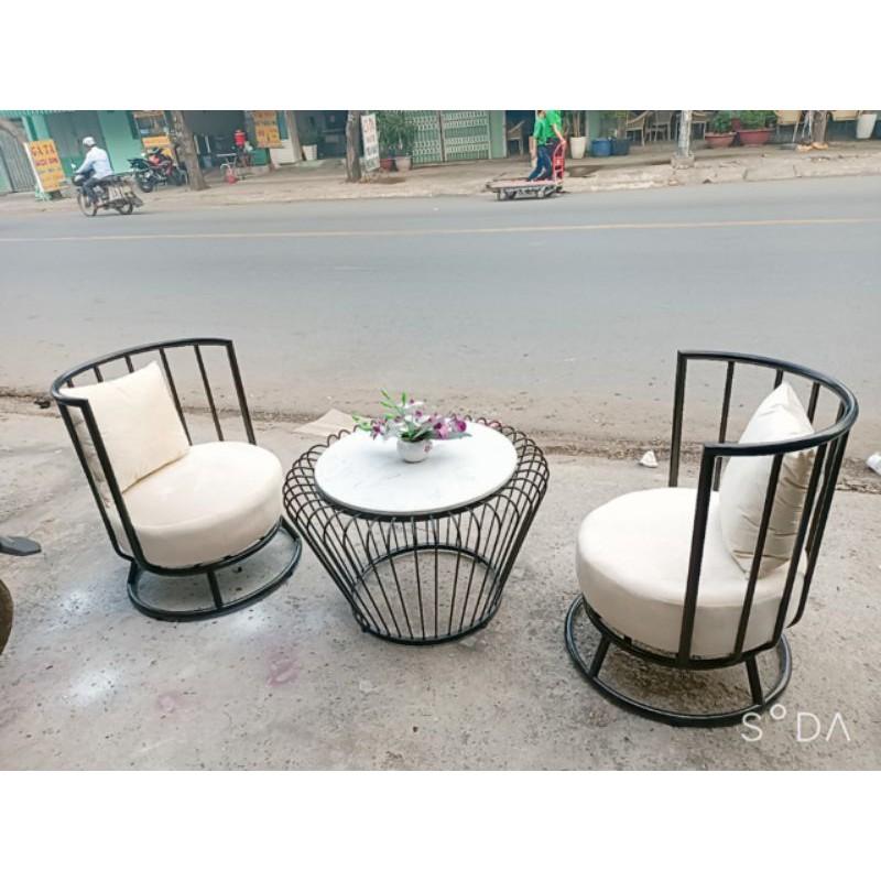 Shopha khung thép mặt nệm decor