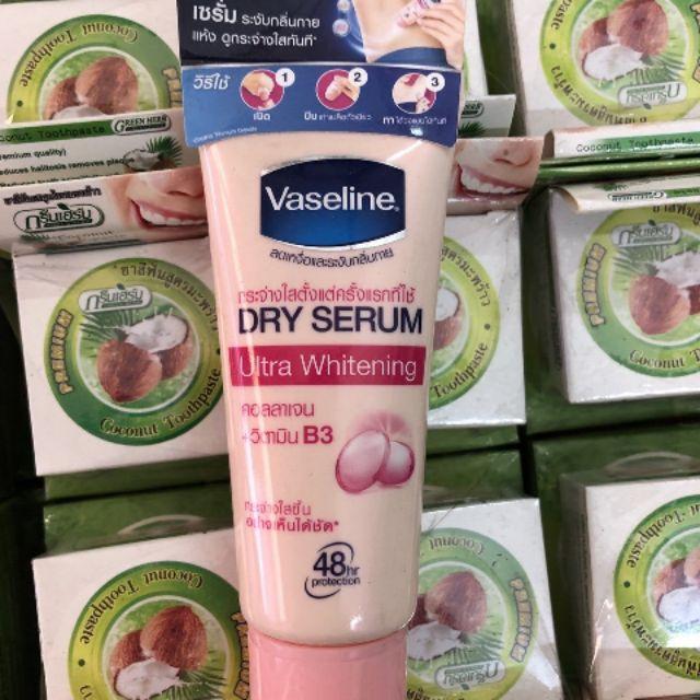 Dưỡng trắng nách Vasaline