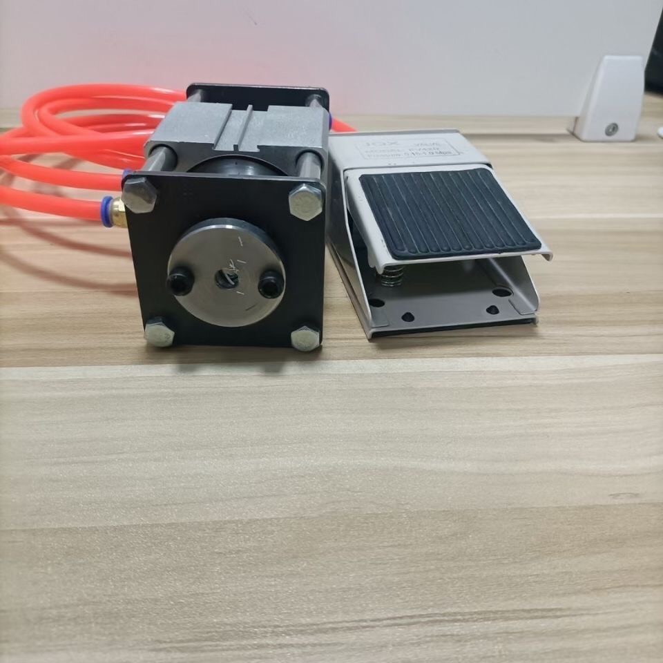 Máy đột dập che lỗ cam, lỗ vít . Máy dập nẹp, máy dập chỉ, máy dập nẹp nhựa