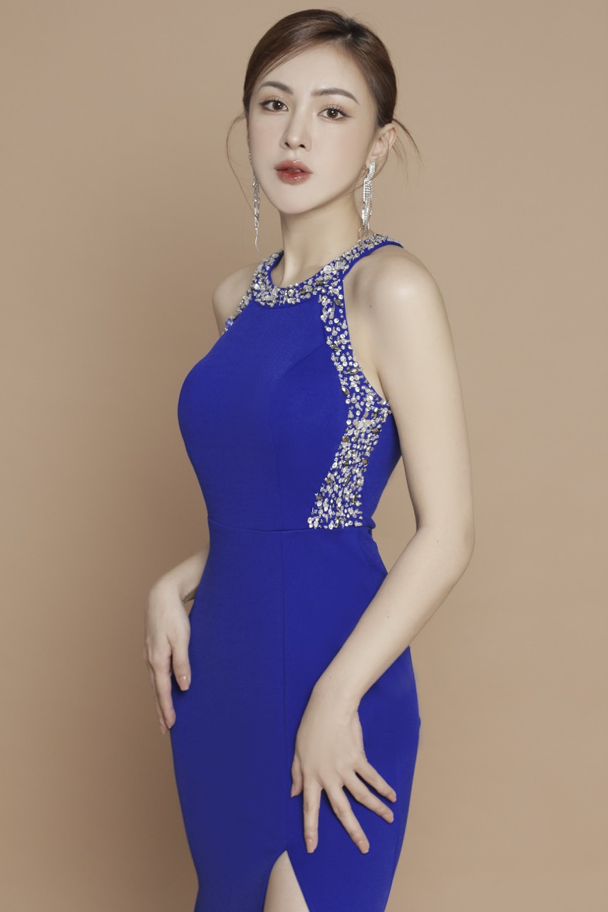 ĐẦM DẠ HỘI CỔ YẾM ĐÍNH HẠT SANG CHẢNH XẺ TÀ QUYẾN RŨ