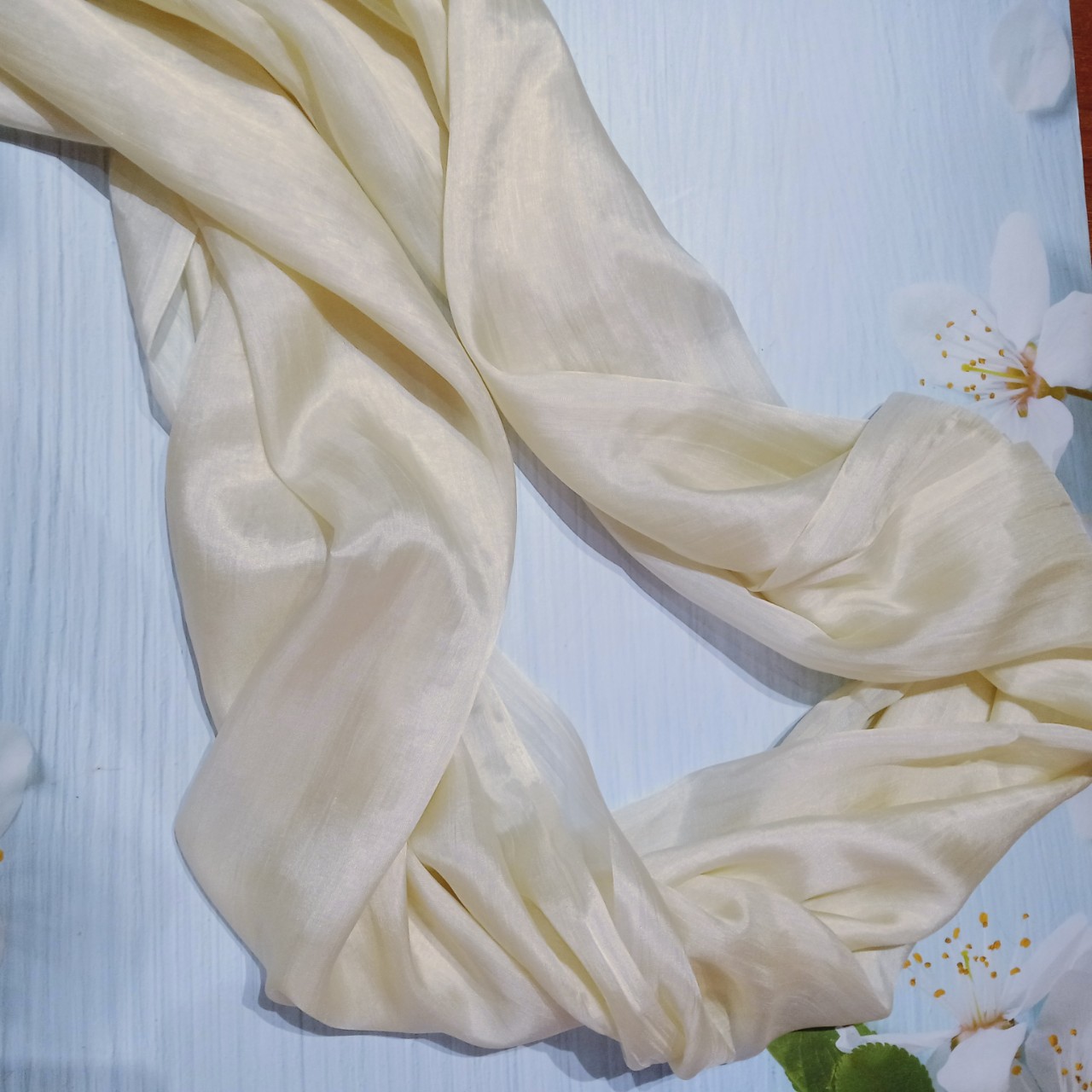 Khăn quàng cổ 100% tơ tằm của làng nghề truyền thống