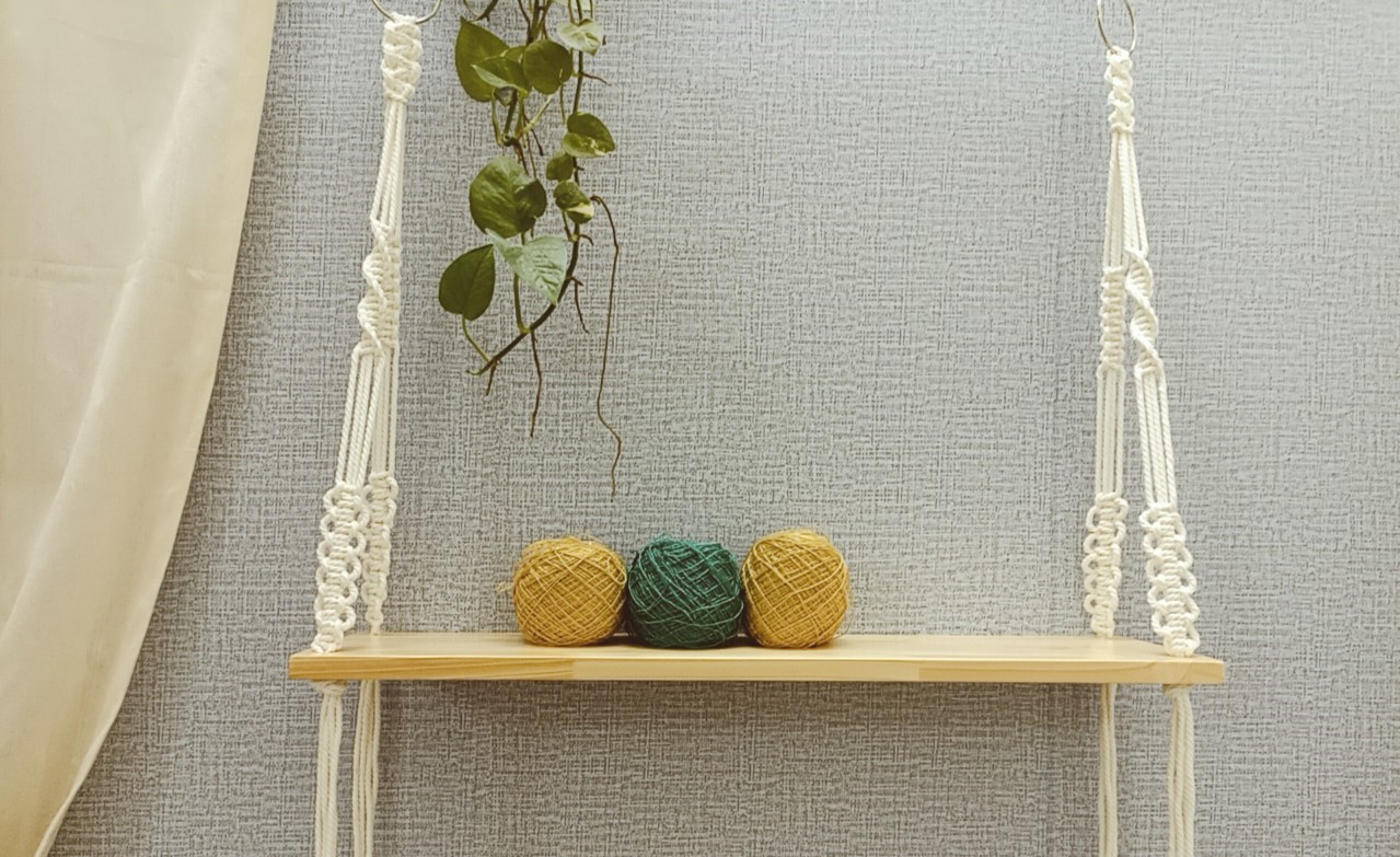 Kệ gỗ decor trang trí treo tường dây tết macrame 60x15cm KGM001