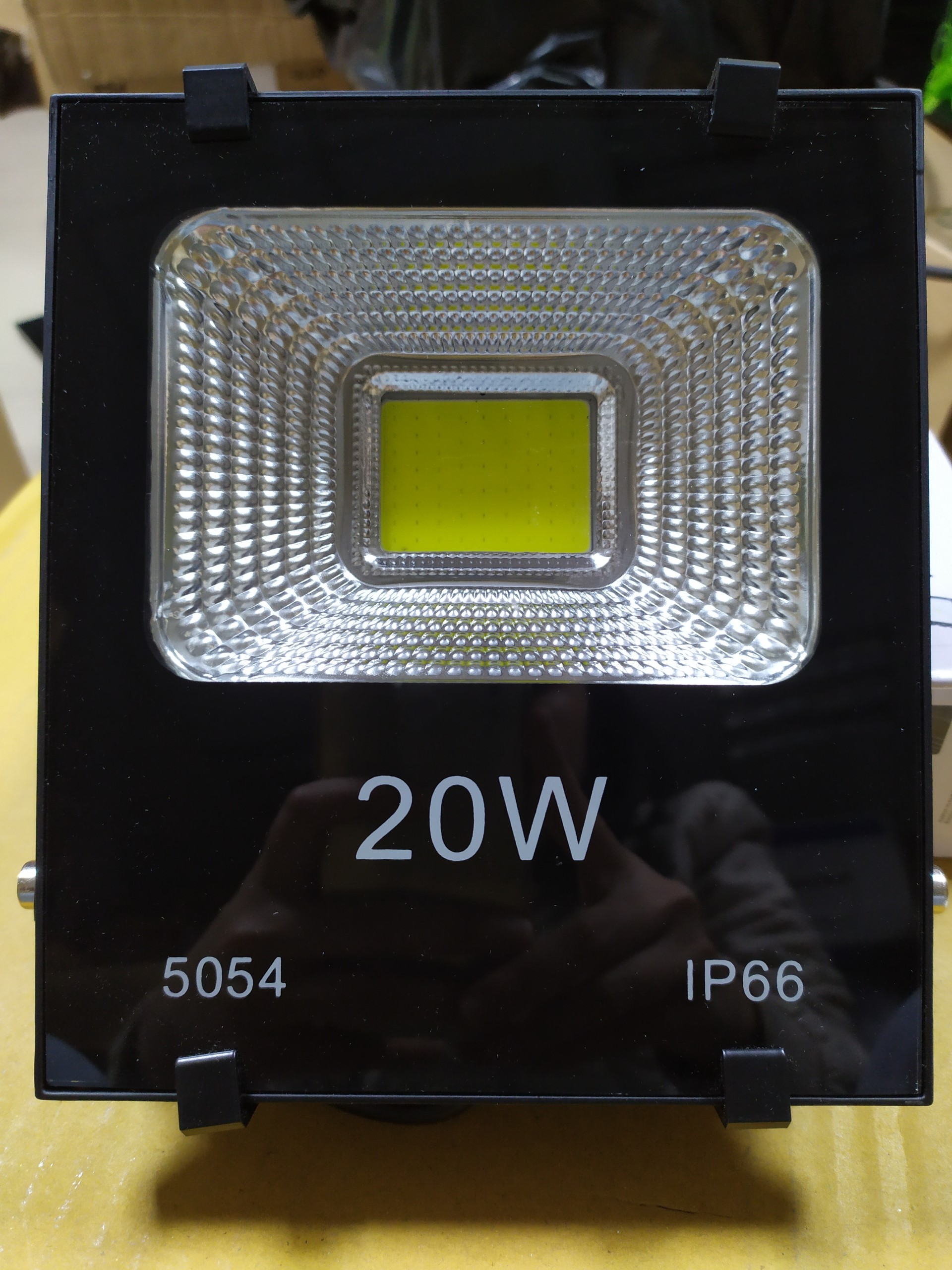 Đèn pha LED 20W chip COB ánh sáng trắng