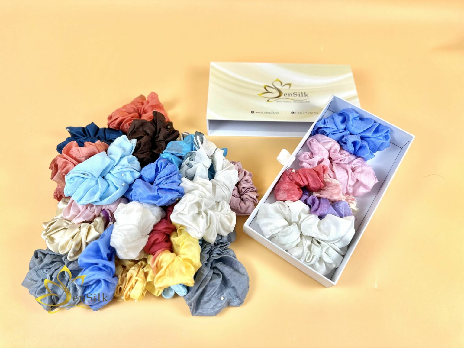 Cột Tóc Lụa Handmade Sen Silk - 100% Mulberry Silk Scrunchies - Hair Ties Gift - Dây Buộc Tóc Thời Trang Cao Cấp Siêu Mát Cực Mềm )