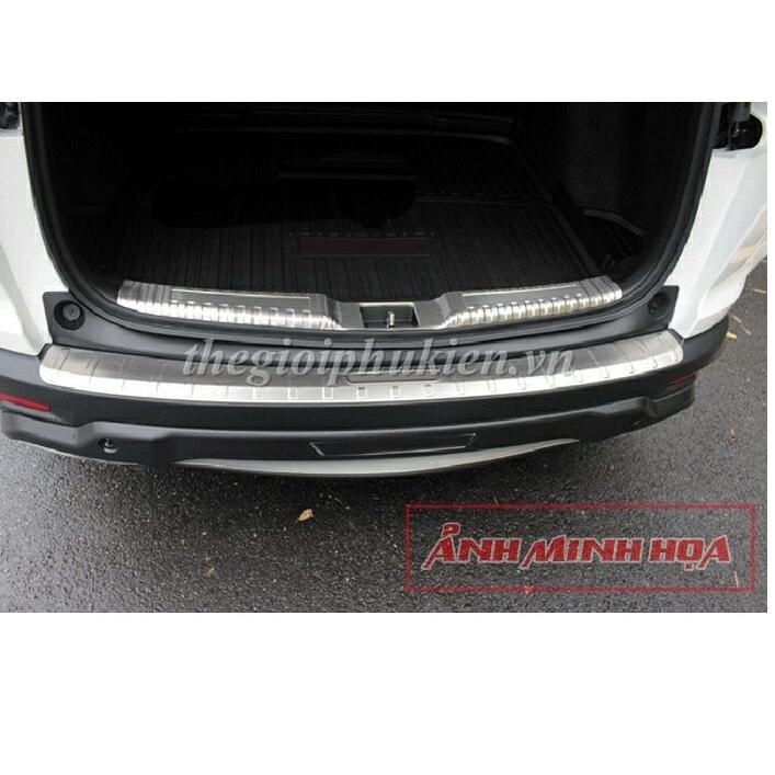 Bộ sản phẩm ỐP BẬC CỐP VÀ BẬC CỬA Inox xe Toyota Fortuner 2017-2019