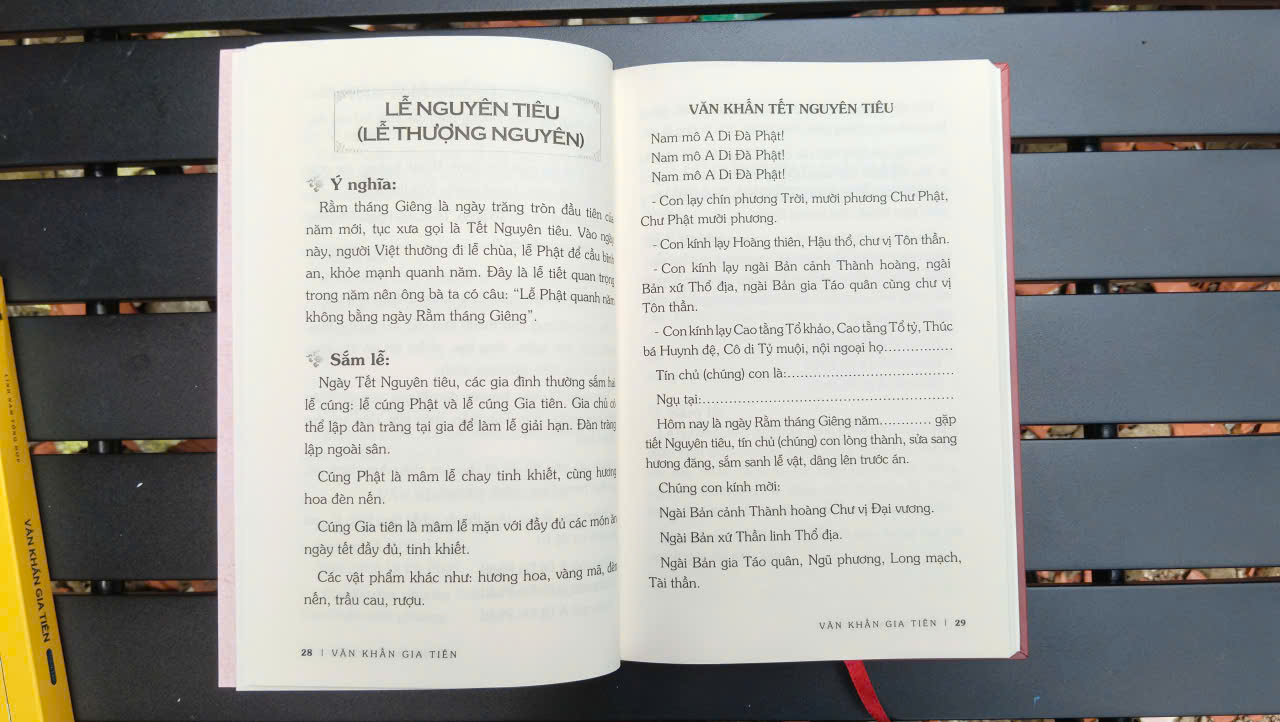 Sách Văn khấn gia tiên toàn tập - (Bìa cứng, có hộp)