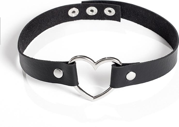 Vòng cổ choker dây da khuôn trái tim rỗng sành điệu