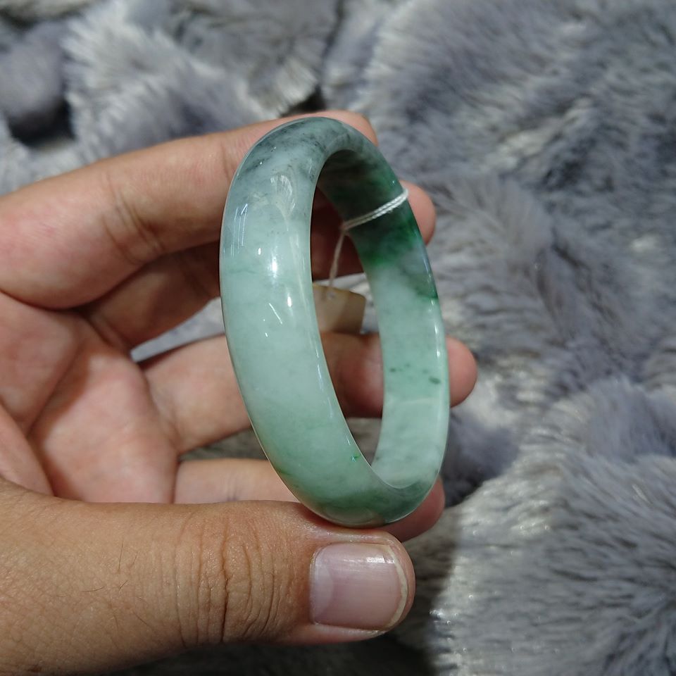 Vòng cẩm thạch thiên nhiên chất ngọc dầu ny tay 52mm