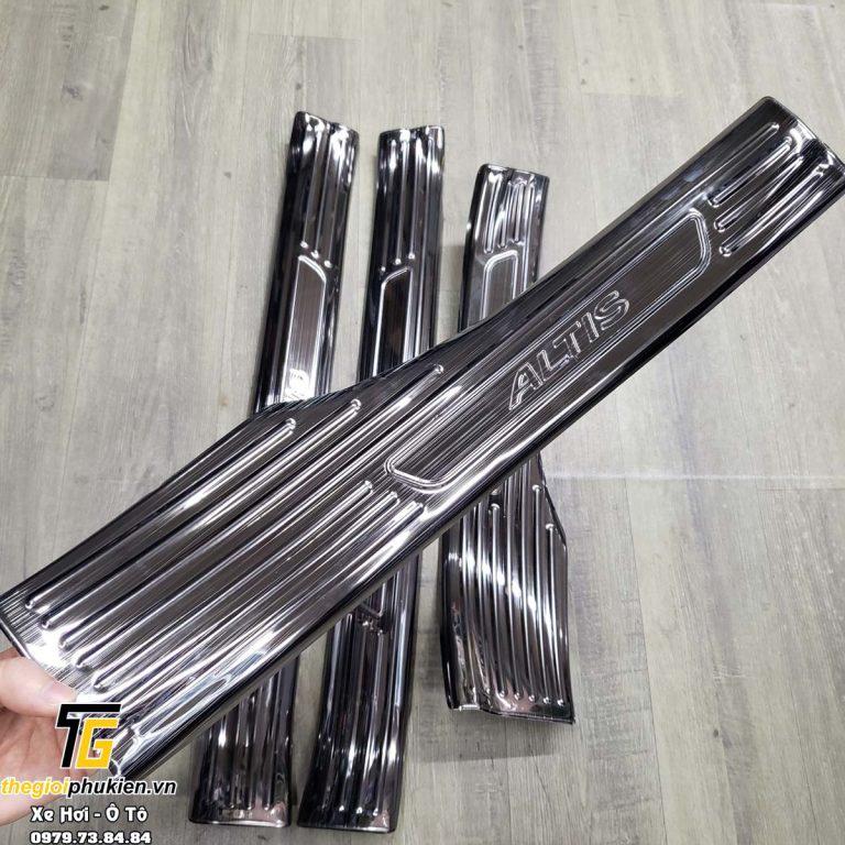 Bộ Ốp bậc, Nẹp bước chân Titan Toyota Altis 2022