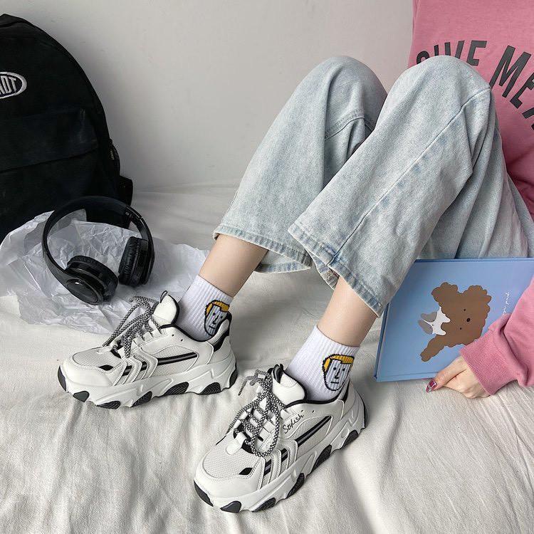 Giầy thể thao nữ phát sáng dây đốm