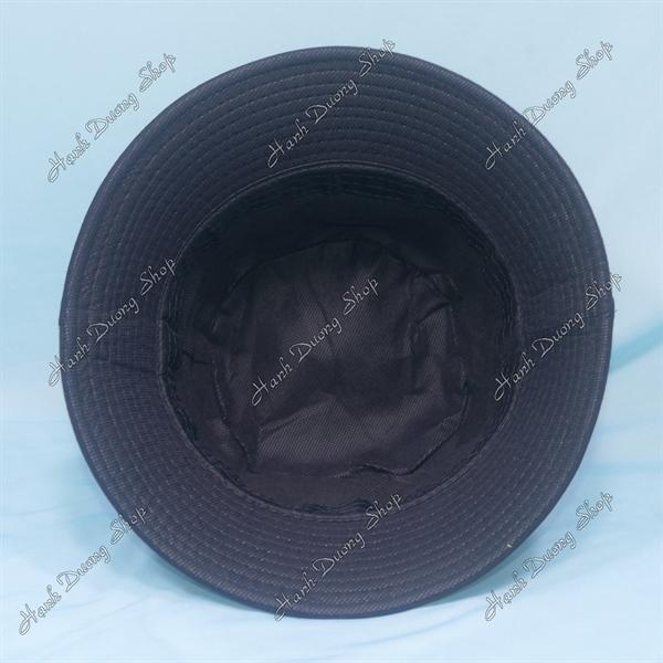 Nón tai bèo mũ bucket vành nhỏ thêu chữ Nghèo mà có tình - Đen