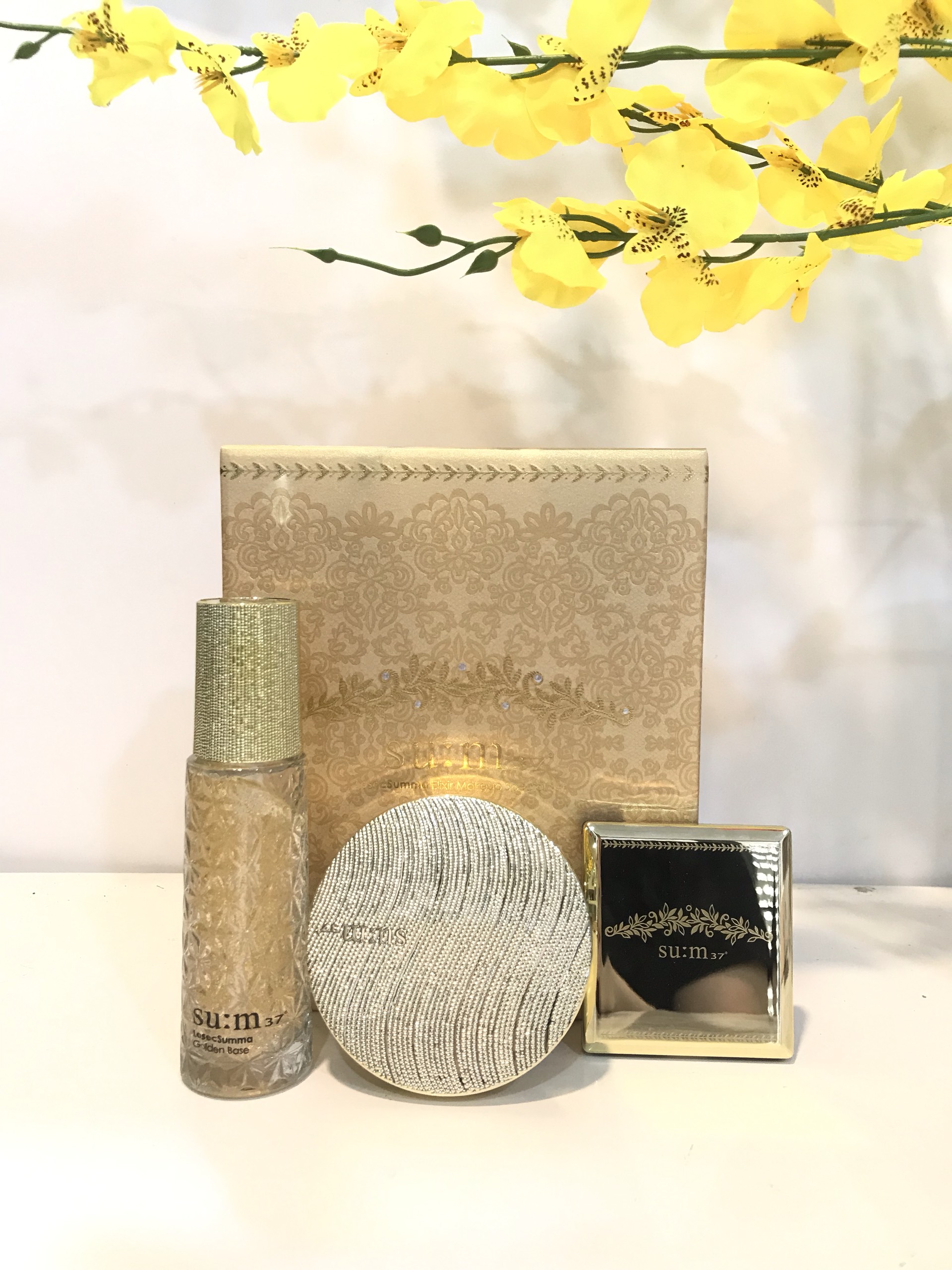 Bộ kem lót và phấn nước trang điểm Su:m37 Losecsumma Make up Set 49g